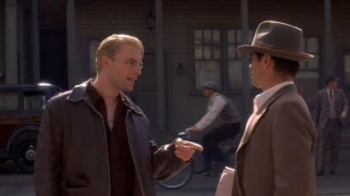 Кадр з фільму Запитай у пилу