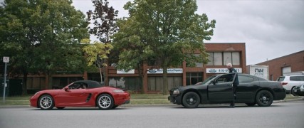 Кадр з фільму Викрасти і продати