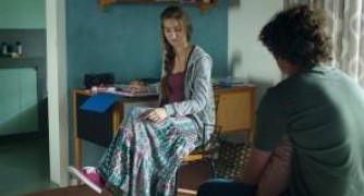 Кадр з фільму Божевільні сусіди