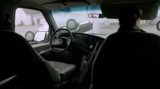 Кадр з фільму Посилка