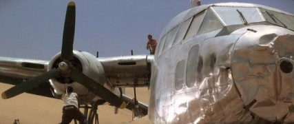 Кадр з фільму Політ Фенікса