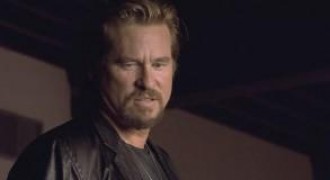 Кадр з фільму Вулиці крові