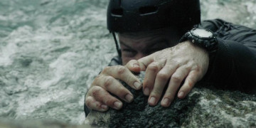 Кадр з фільму Дика річка