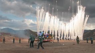 Кадр з фільму Диваки Форева