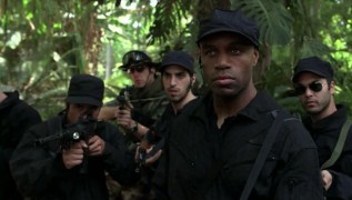 Кадр з фільму Динокрок проти динозавра