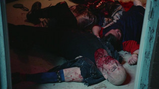 Кадр з фільму Брати Менсони проти зомбі