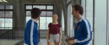 Кадр з фільму Помінятися місцями