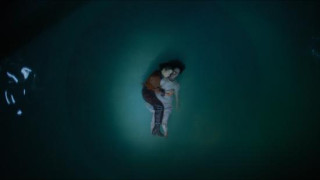 Кадр з фільму Поверни її назад