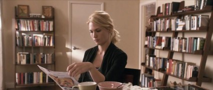 Кадр з фільму Голодний кролик атакує