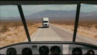 Кадр з фільму Сутичка у небі