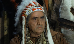 Кадр з фільму Брати по крові