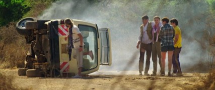 Кадр з фільму Хижаки