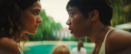 Кадр з фільму Кліпни двічі