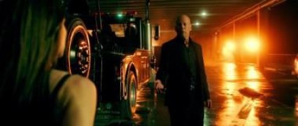 Кадр з фільму Цінний вантаж