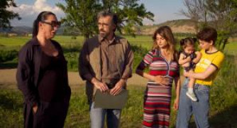 Кадр з фільму Паралельні матері