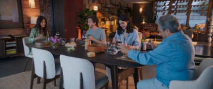 Кадр з фільму Донька мого терапевта