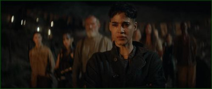 Кадр з фільму Бунтівний місяць. Частина 2: Та, що лишає шрами