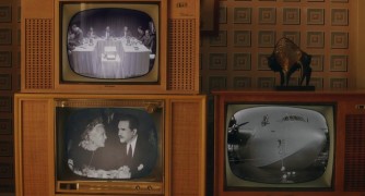 Кадр з фільму Правила не застосовуються