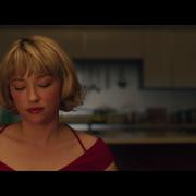 Кадр з фільму Ковтай