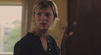 Кадр з фільму Дівчисько