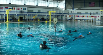 Кадр з фільму За мільйон миль