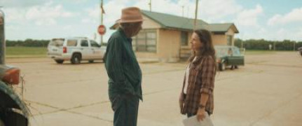 Кадр з фільму Райське шосе