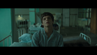 Кадр з фільму Криві лінії Бога