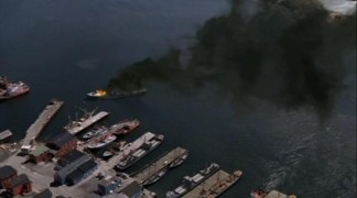 Кадр з фільму Зруйноване місто