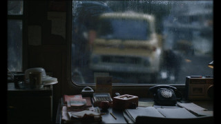 Кадр з фільму Дрібниці життя