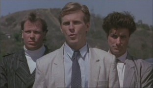 Кадр з фільму Врятуй мене