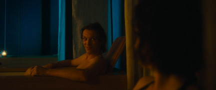 Кадр з фільму Еммануель