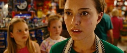 Кадр з фільму Чарівна крамничка