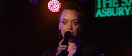 Кадр з фільму Що приводить мене до тебе