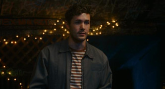 Кадр з фільму Кохатися втрьох