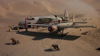 Кадр з фільму Політ Фенікса