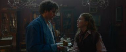 Кадр з фільму Енола Xолмс 2