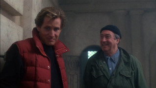 Кадр з фільму Повернення живих мерців 2