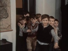 Кадр з фільму Чарівна бекеша