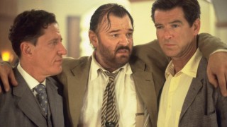 Кадр з фільму Кравець з Панами