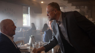 Кадр з фільму Білий слон