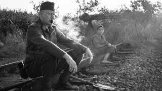 Кадр з фільму Пофарбоване пташеня