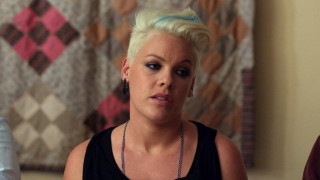 Кадр з фільму Дякуємо за обмін