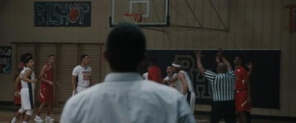 Кадр з фільму Поза Грою