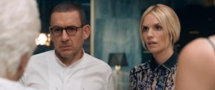 Кадр з фільму Від сім'ї не втечеш