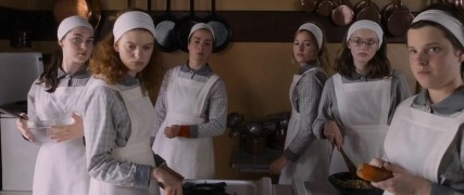 Кадр з фільму Школа хороших дружин