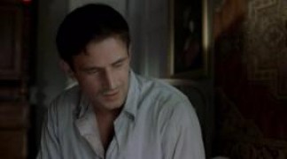 Кадр з фільму Далеко від вікна