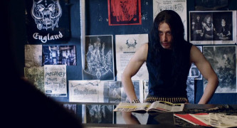 Кадр з фільму Володарі хаосу