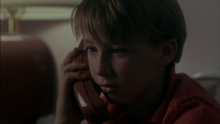 Кадр з фільму Повернення живих мерців 2