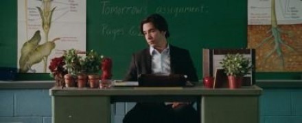 Кадр з фільму Життя за гранню