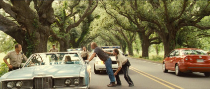 Кадр з фільму Жовта хусточка щастя